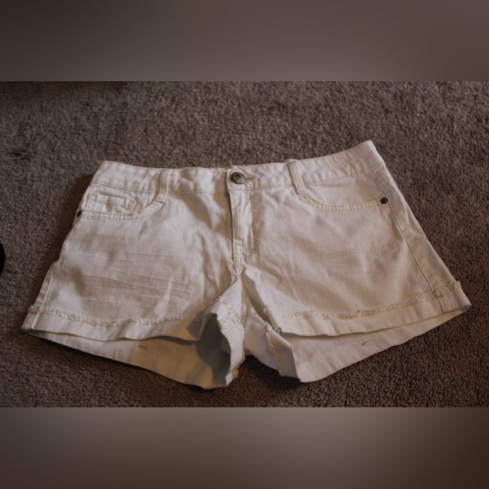 Lei White Shorts